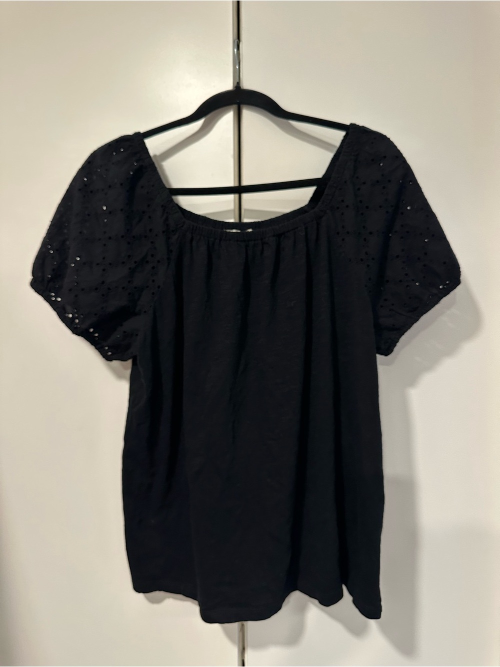 Style & Co. Black Eyelet Puff-Sleeve Peasant Top